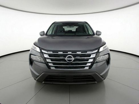 Used 2025 Nissan Rogue SV FWD image 2