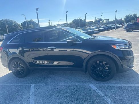 Used 2019 Kia Sorento S FWD image 4