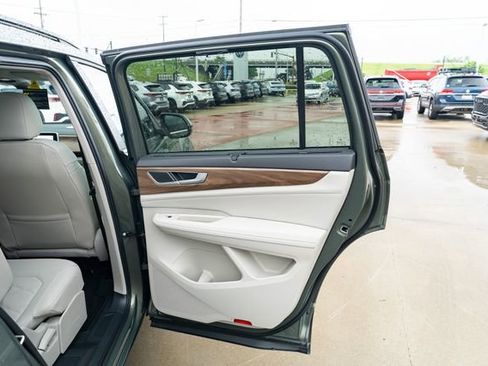 New 2026 Volkswagen Atlas SE FWD image 16