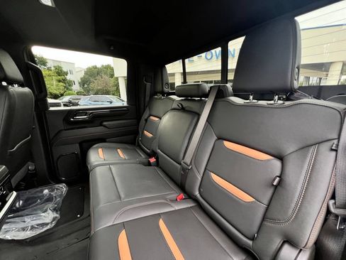 Used 2024 GMC Sierra 2500 AT4 w/ AT4 Premium Plus Package AWD/4WD image 23