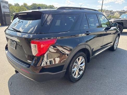 Used 2020 Ford Explorer XLT w/ Equipment Group 202A AWD/4WD image 10