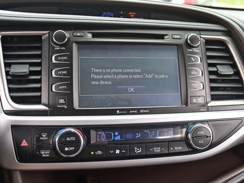 Used 2019 Toyota Highlander Limited Platinum w/ Carpet Mat Package (TMS) AWD/4WD image 26
