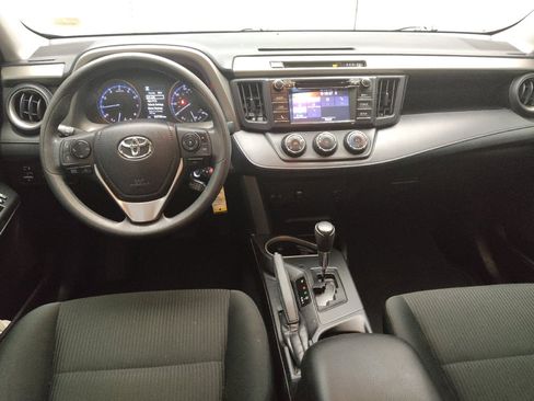 Used 2018 Toyota RAV4 LE image 22