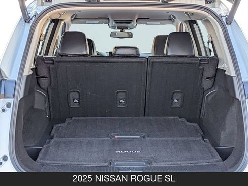 Certified 2025 Nissan Rogue SL FWD image 20