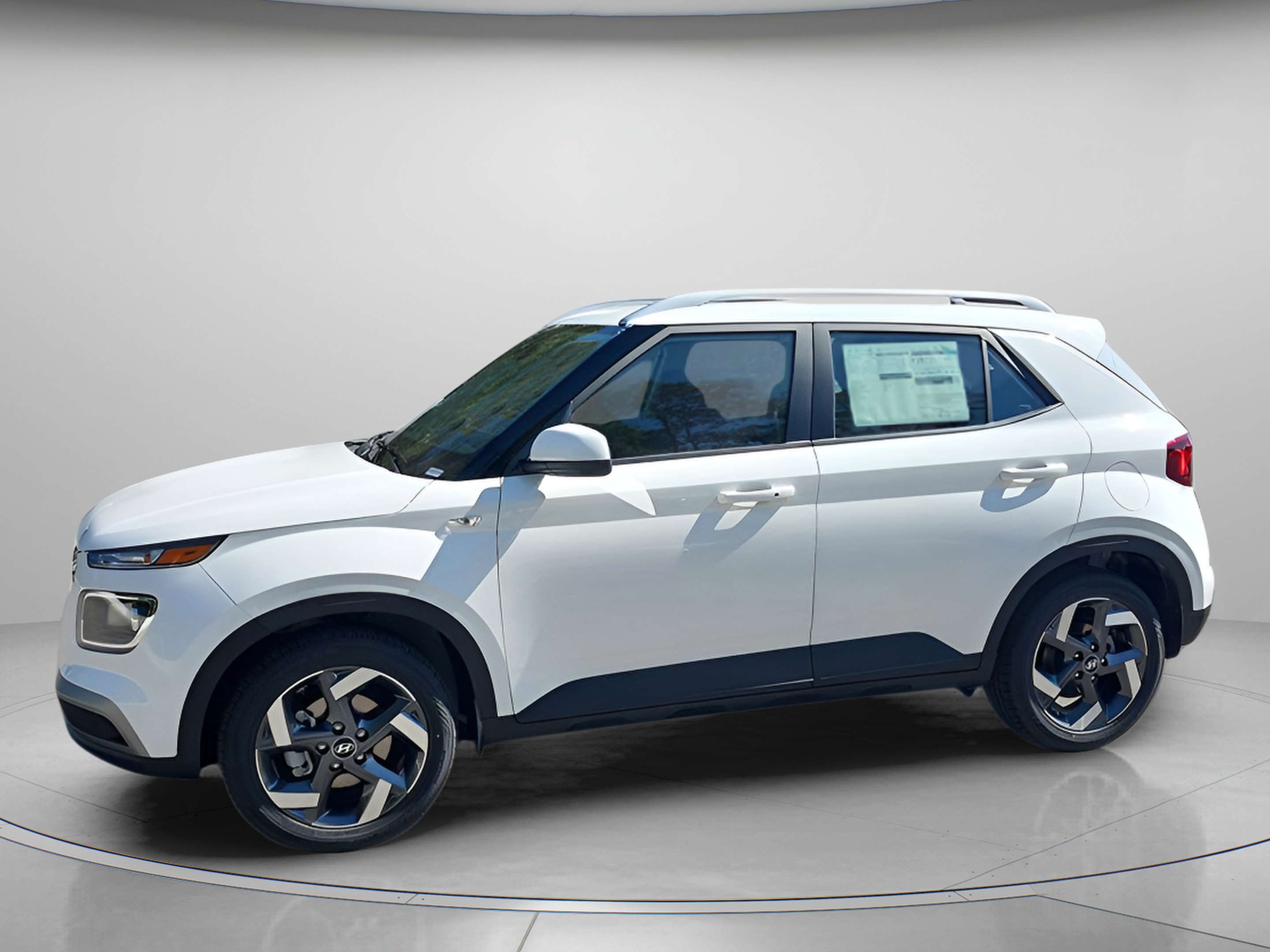 Certified 2026 Hyundai Venue SEL FWD image 2