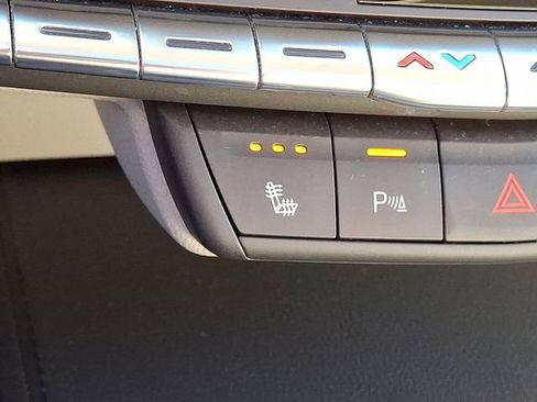 Certified 2021 Cadillac XT4 Luxury w/ Cold Weather Package image 28