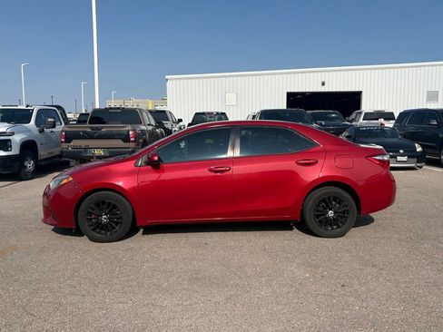 Used 2014 Toyota Corolla LE FWD image 2