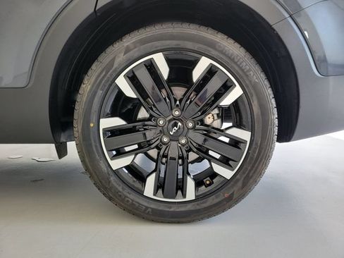 Used 2024 Kia Telluride SX FWD image 11
