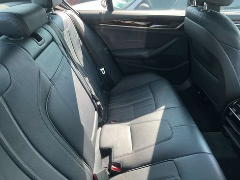 Used 2018 BMW 530i RWD image 9