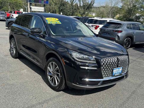 Used 2024 Lincoln Corsair AWD w/ Equipment Group 101A image 3