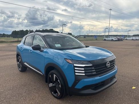 New 2026 Nissan Kicks SR w/ SR Premium Package image 5