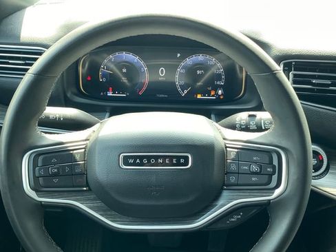 Used 2023 Jeep Wagoneer Series III w/ Preferred Equipment Group AWD/4WD image 8