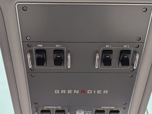 Used 2025 INEOS Grenadier AWD/4WD image 22