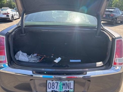 Used 2014 Chrysler 300 RWD image 13