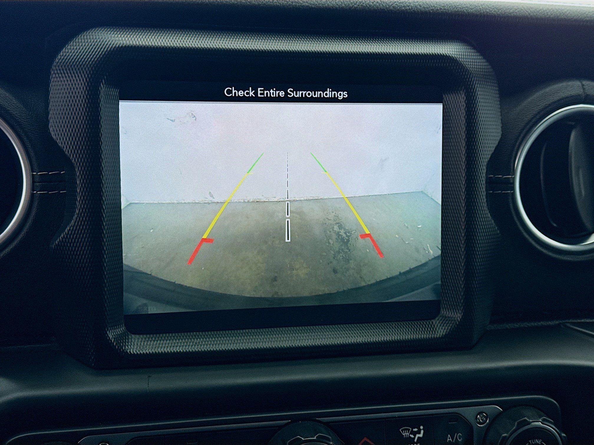Used 2018 Jeep Wrangler Unlimited Sahara AWD/4WD image 10