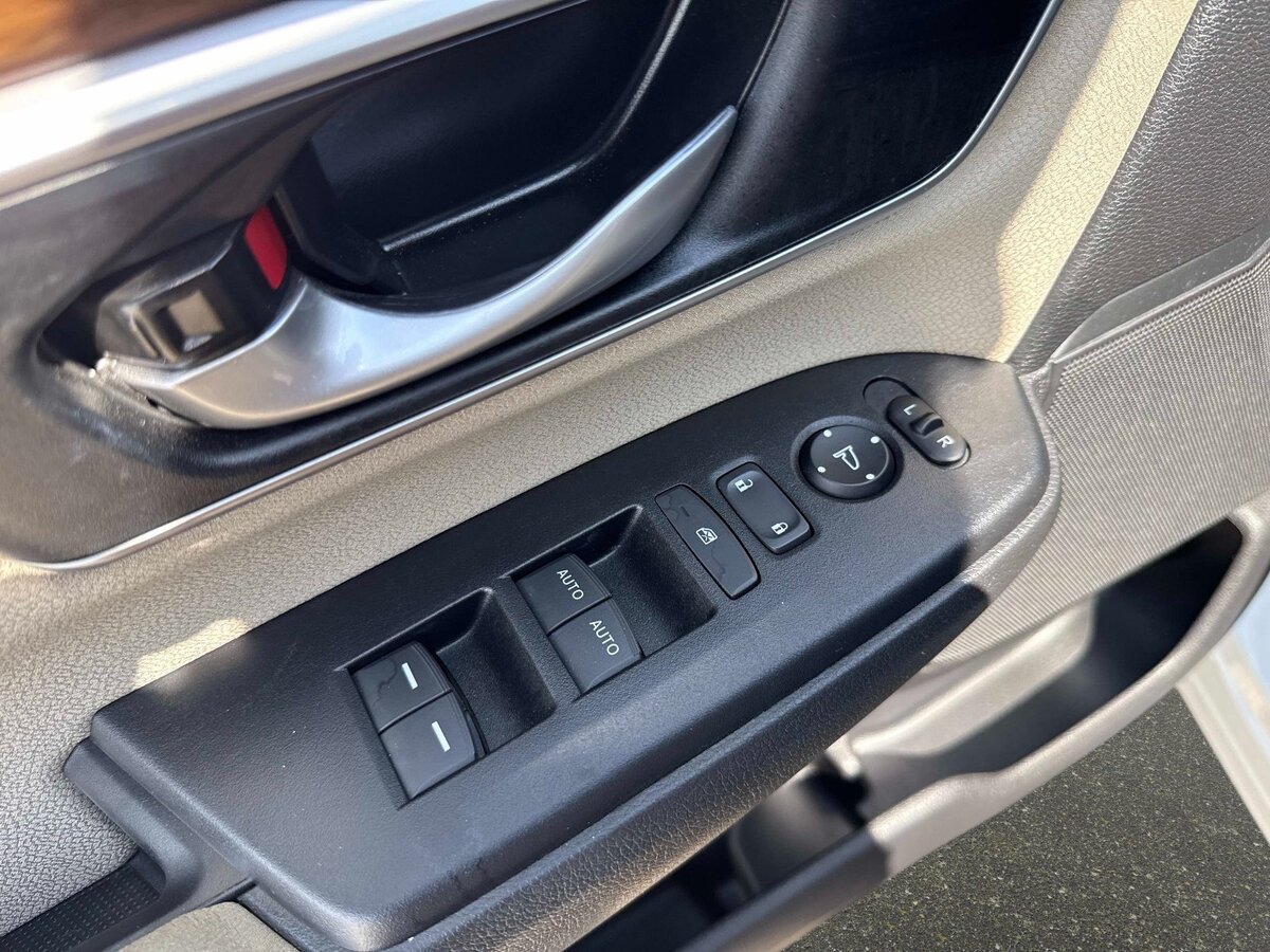 Used 2020 Honda CR-V EX image 17