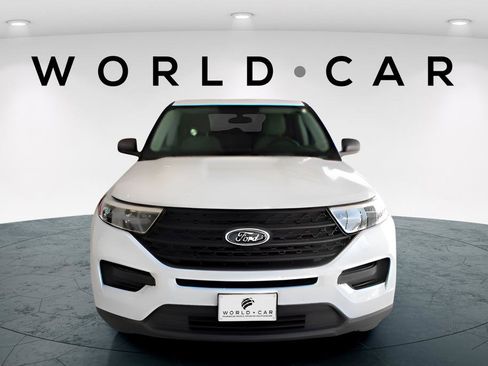 Used 2020 Ford Explorer w/ 3rd Row, Rear Camera, Rever image 2