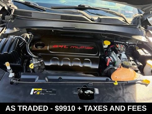 Used 2018 Jeep Compass Latitude w/ Popular Equipment Group AWD/4WD image 11