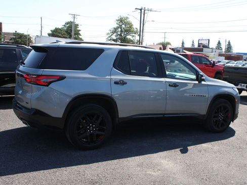 Used 2024 Chevrolet Traverse Premier w/ Redline Edition AWD/4WD image 4