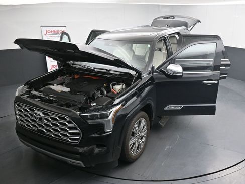 Used 2025 Toyota Sequoia Capstone image 49