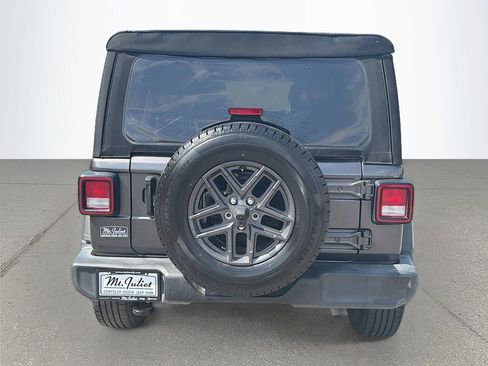 Used 2024 Jeep Wrangler Unlimited Sport AWD/4WD image 5