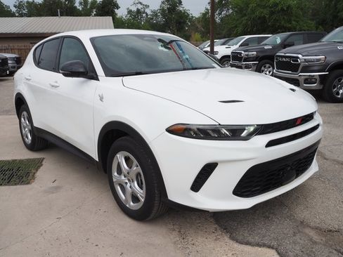 Certified 2025 Dodge Hornet GT image 4