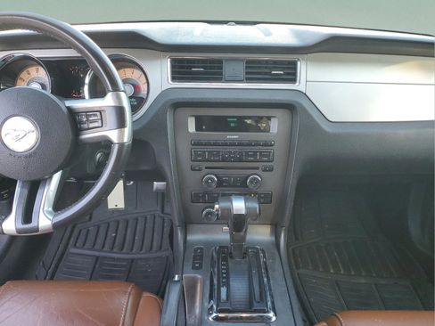 Used 2010 Ford Mustang Convertible RWD image 8