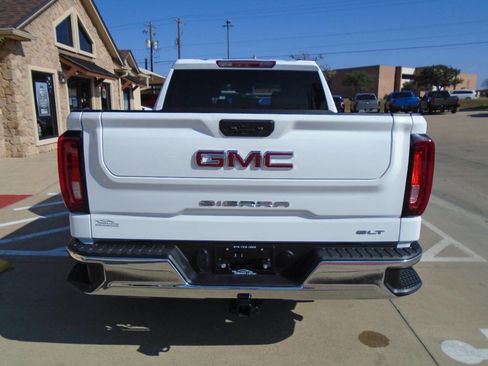 Used 2025 GMC Sierra 1500 SLT image 6