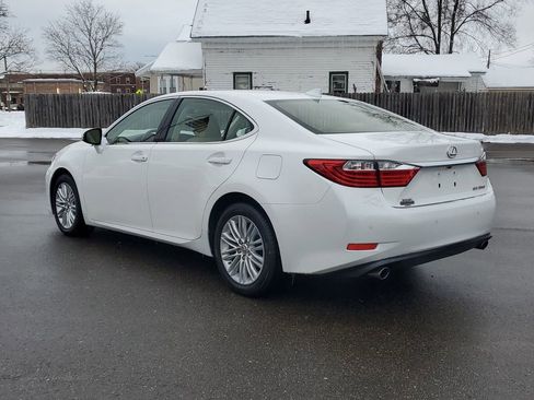 Used 2015 Lexus ES 350 w/ Luxury Package image 4