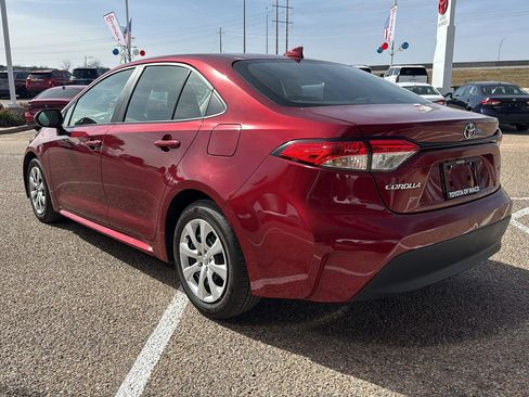 Used 2025 Toyota Corolla LE image 5
