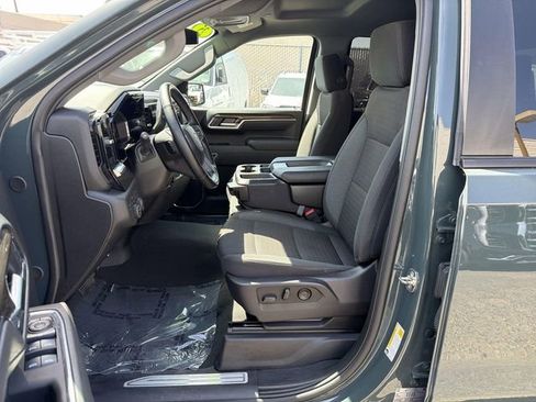 Used 2025 Chevrolet Silverado 1500 LT AWD/4WD image 18