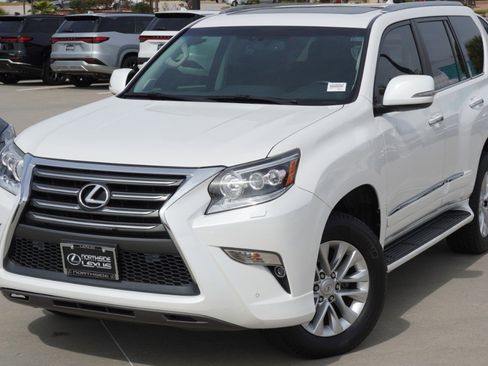 Used 2017 Lexus GX 460 Premium image 2