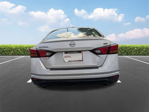 Used 2024 Nissan Altima 2.5 SR FWD image 6