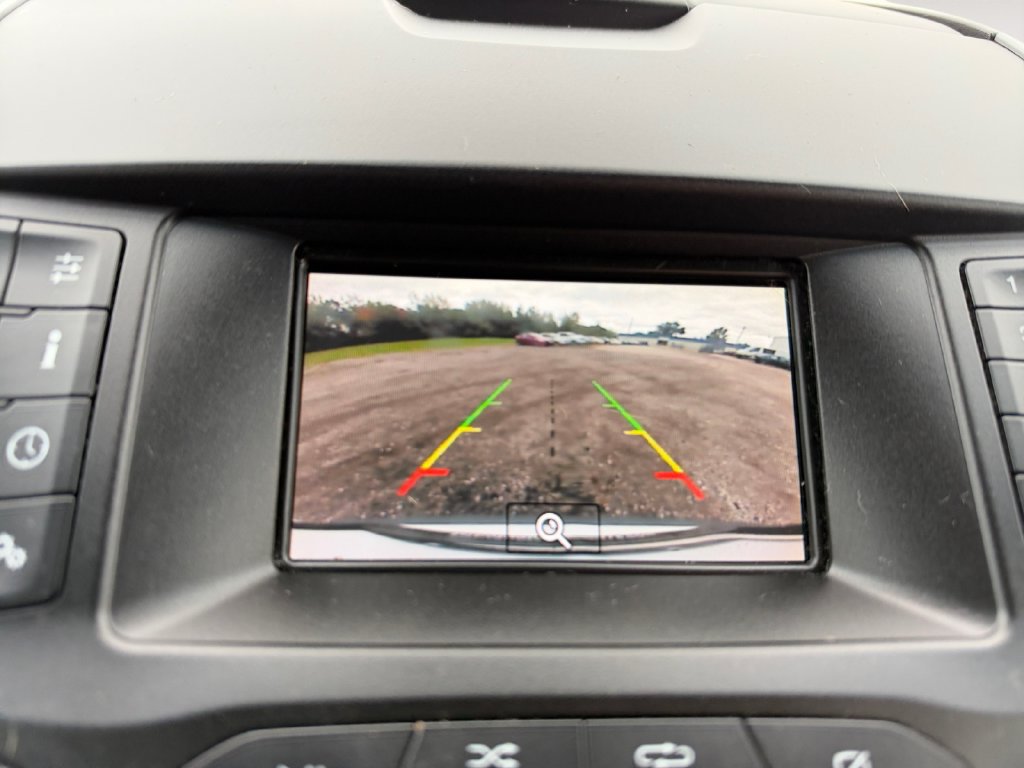 Used 2019 Ford Edge SE FWD image 18