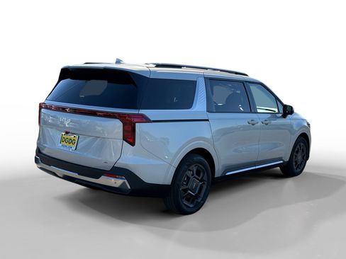 New 2026 Kia Carnival SX image 5