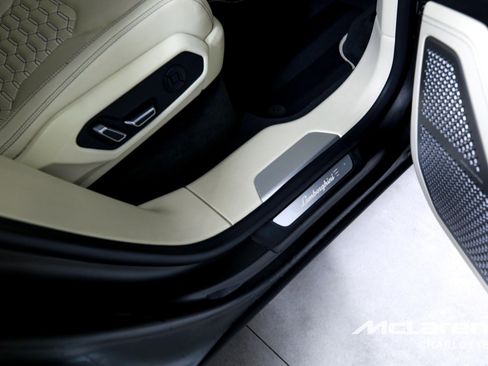 Used 2019 Lamborghini Urus image 30