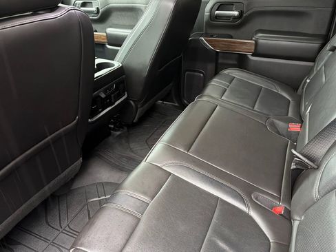 Used 2019 Chevrolet Silverado 1500 High Country w/ Technology Package image 12