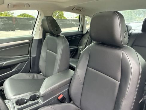 Used 2019 Volkswagen Jetta SE FWD image 14