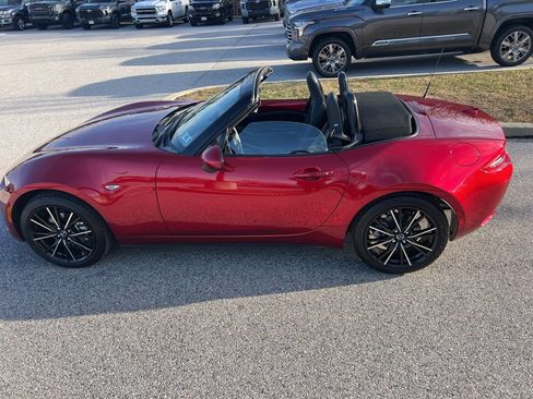 Used 2024 MAZDA MX-5 Miata Grand Touring w/ Appearance Package image 21