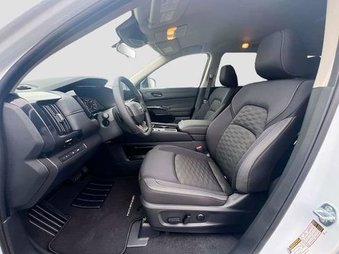 New 2026 Nissan Pathfinder SV image 25