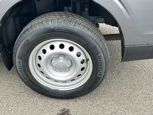 Certified 2025 Ford Maverick XL w/ Equipment Group 102A image 6