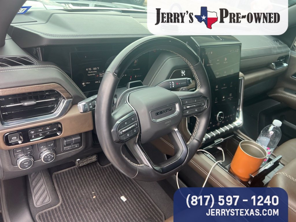Used 2025 GMC Yukon Denali Ultimate AWD/4WD image 8