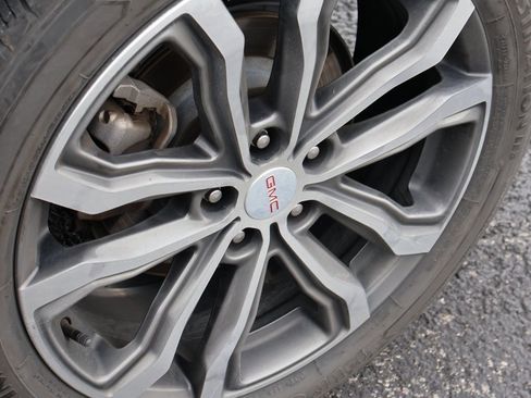 Used 2019 GMC Terrain Denali w/ Advanced Safety Package image 19