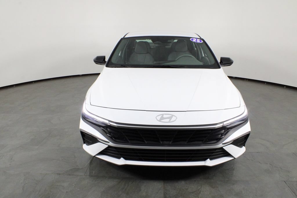 Certified 2025 Hyundai Elantra Sport FWD image 13