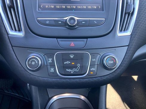 Used 2017 Chevrolet Malibu LT image 15