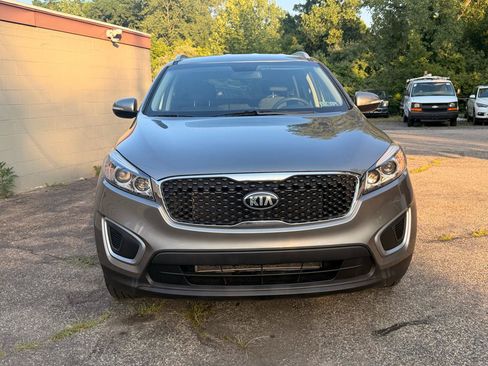 Used 2018 Kia Sorento FWD image 10