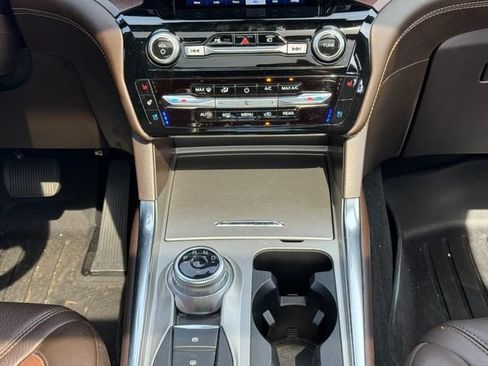 Used 2023 Ford Explorer King Ranch w/ Technology Package AWD/4WD image 15