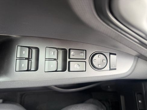 Used 2022 Hyundai Ioniq SE image 30