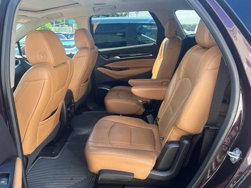 Used 2018 Buick Enclave Essence AWD/4WD image 10