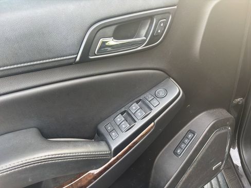 Used 2018 Chevrolet Suburban LT image 18